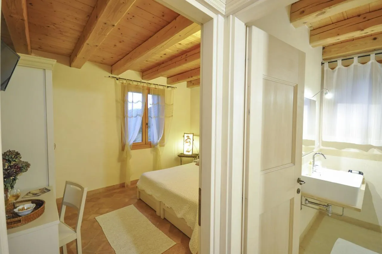 Farm stay Agriturismo Monte Degli Aromi Villa Villaga